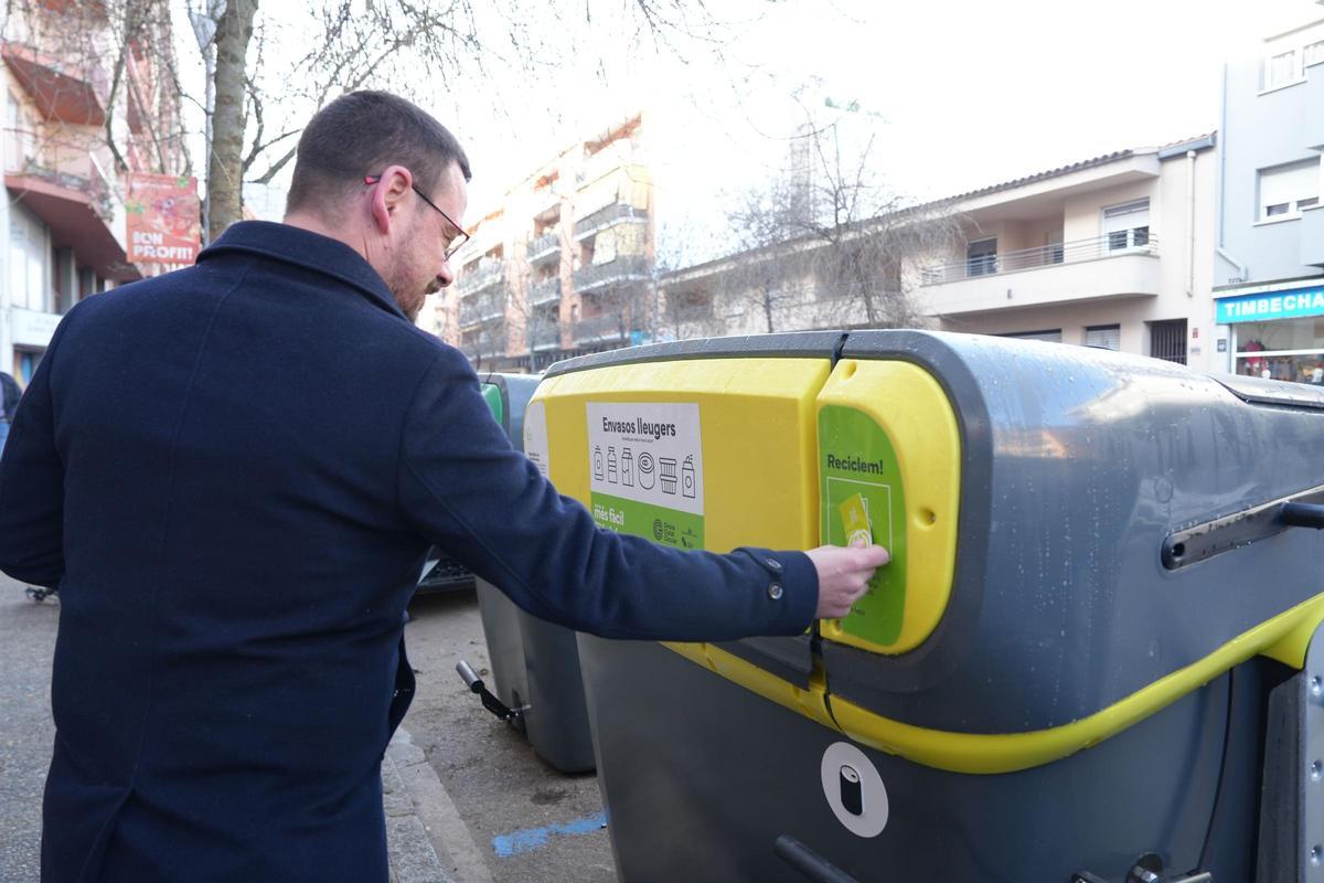Un dels nous contenidors intel·ligents habilitats a Girona