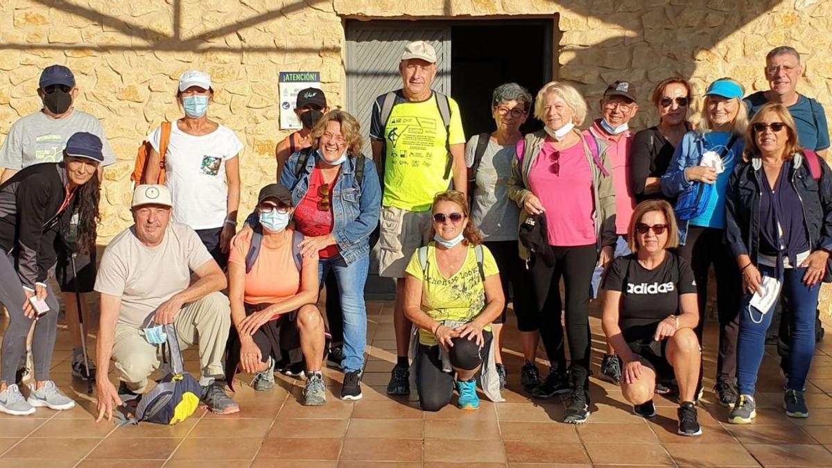 En el centro social podrán encontrar actividades muy diversas: culturales, deportivas, terapéuticas, manualidades, físicas e incluso excursiones y rutas senderistas. | 