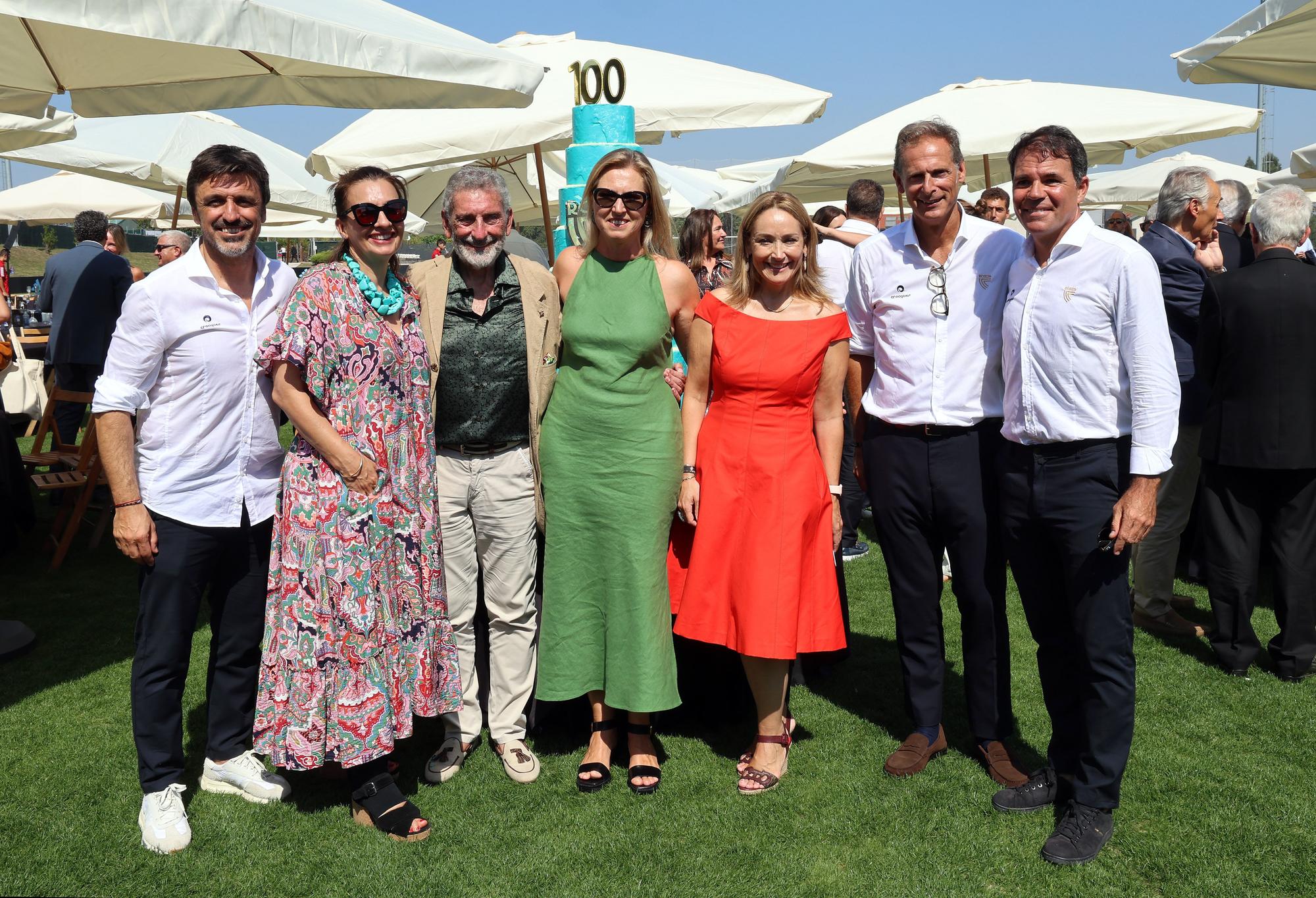 El Celta se rodea de su gran familia y de representantes institucionales por su centenario