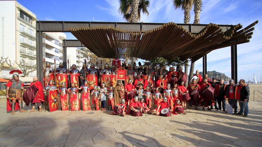 Els manaies de Blanes durant la desfilada