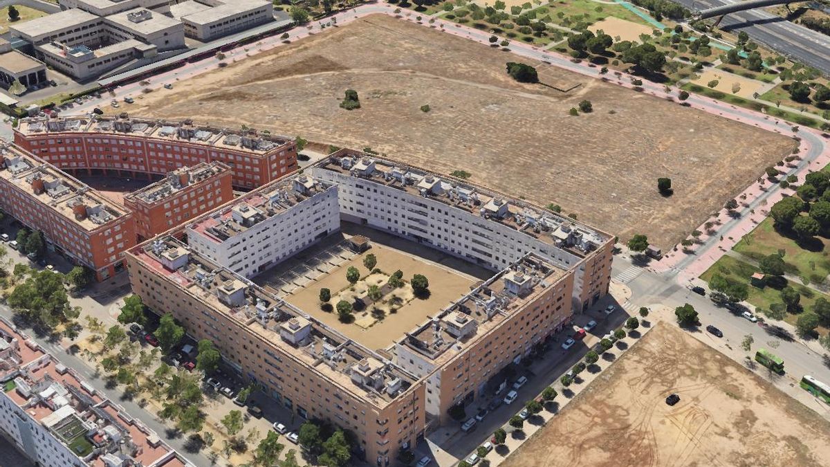 Solar de la Avenida de Irlanda de Los Bermejales destinado a instalaciones deportivas