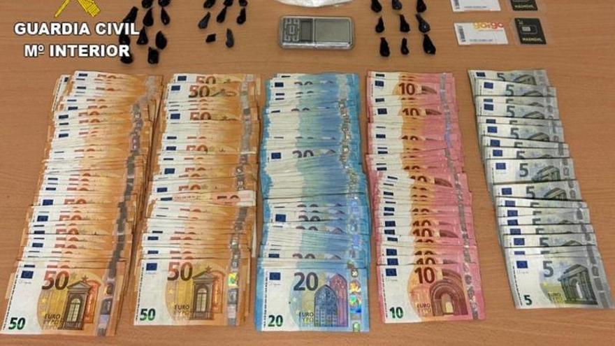 Detienen por tráfico de drogas a dos vecinos de A Estrada