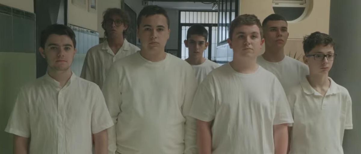 Alumnos que participan en el vídeo del IES Alfaguar de Málaga por el 25N.