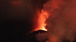 Imagen de archivo del volcán de Cumbre Vieja, en la isla de La Palma. EFE/ Miguel Calero