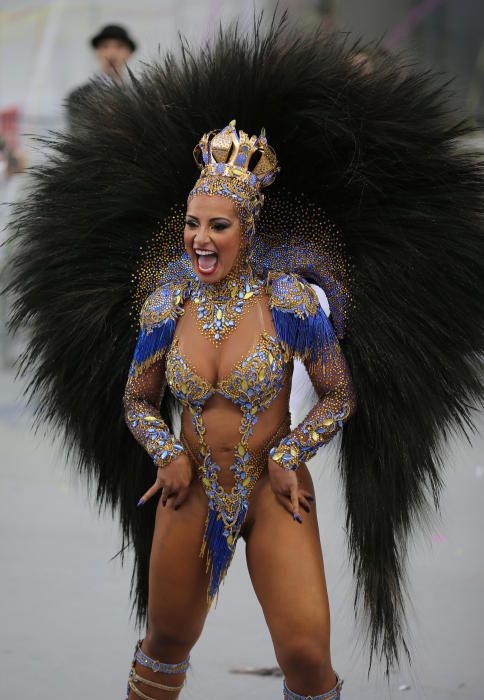 Brasil se sumerge en los carnavales