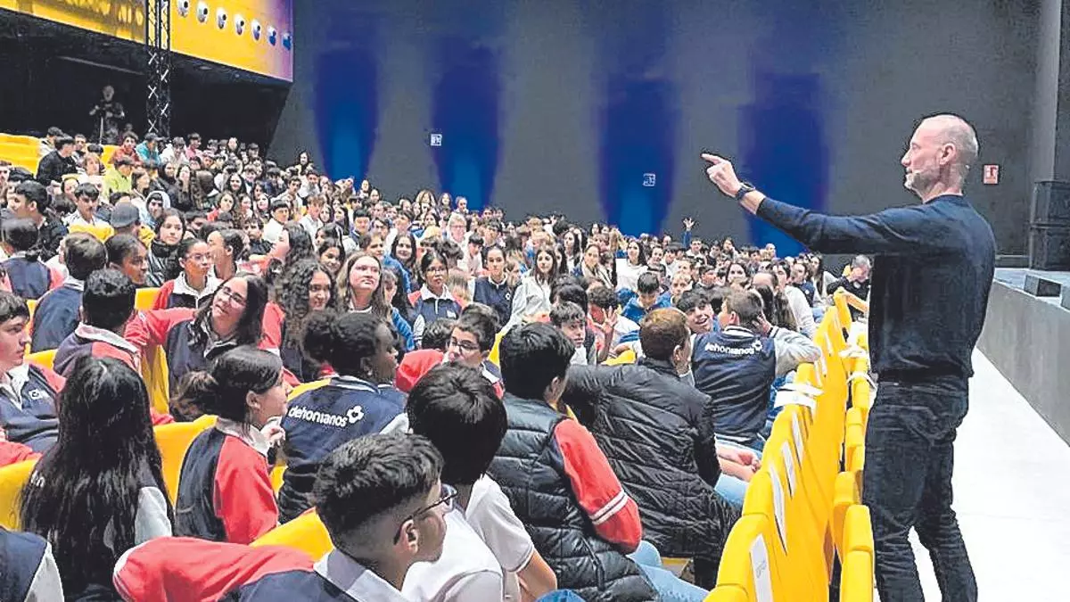 Un mensaje de superación de García Aguado para los jóvenes de San Javier