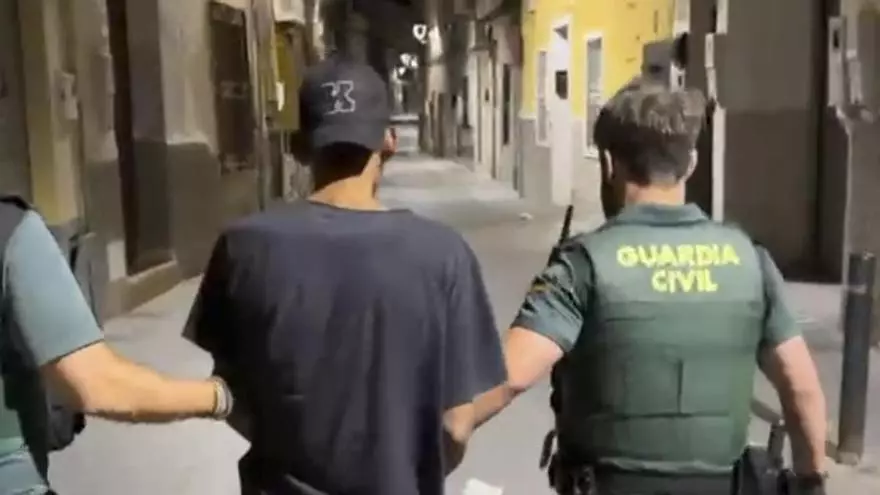 El ladrón de la carretilla: roba televisiones y material digital en un colegio de Cieza