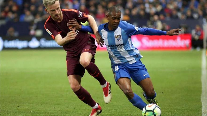 El Málaga se hunde más al caer ante el Barcelona (0-2)