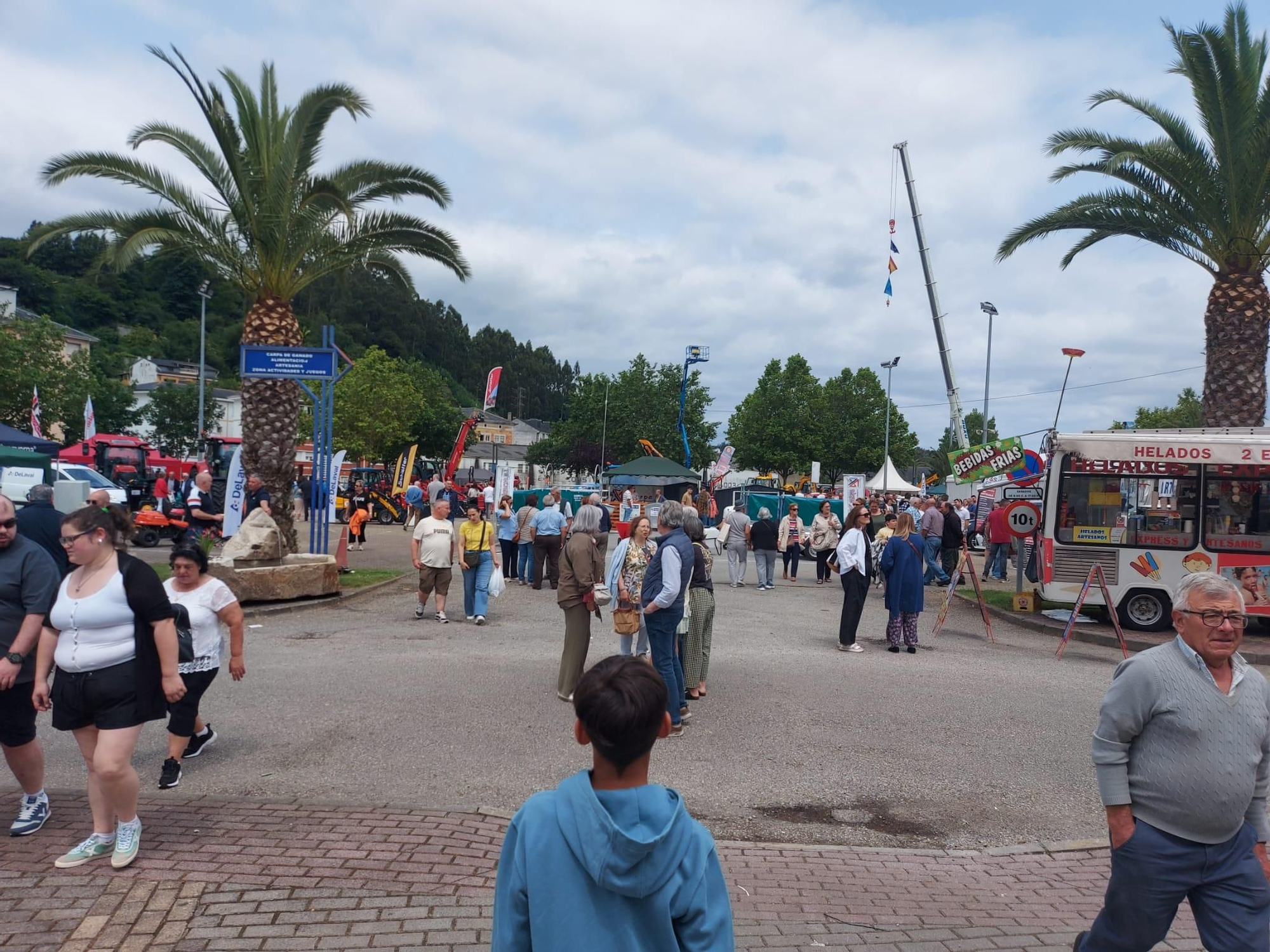 El público llenó la Feria de Vegadeo durante el fin de semana
