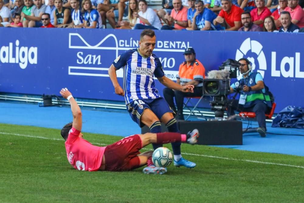 El CD Tenerife cae derrotado en casa de la SD Ponferradina