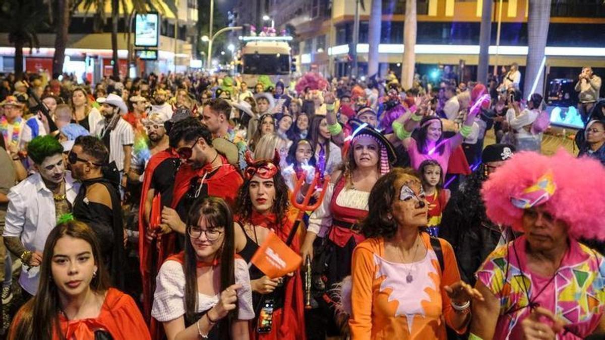 Supermercados abiertos hoy en Gran Canaria por Martes de Carnaval y carreteras cortadas en la capital