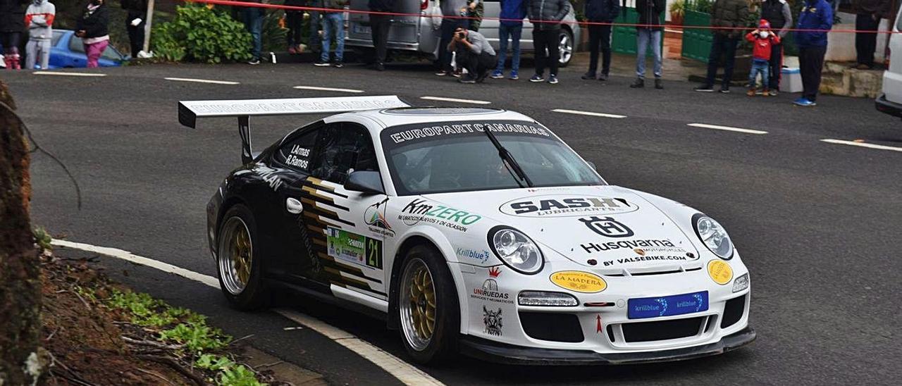 Iván Armas a bordo de su Porsche 911 GT3 Cup en la prueba de ayer