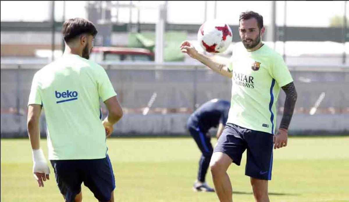Aleix Vidal ya se entrenó con sus compañeros de la primera plantilla del Barça tras su lesión