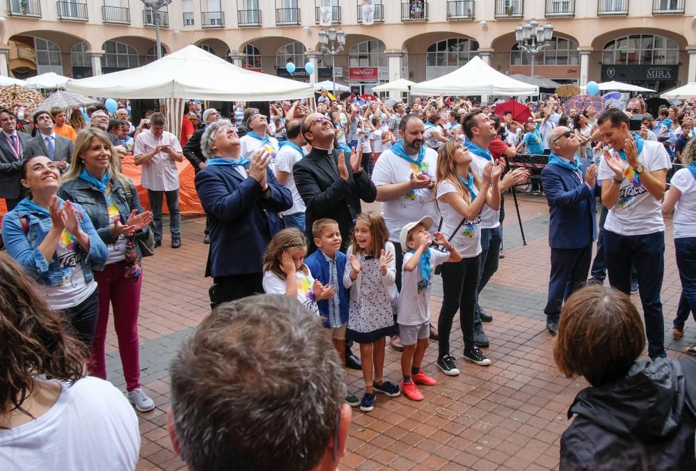 Correr la traca y suelta de globos fiestas mayores Elda