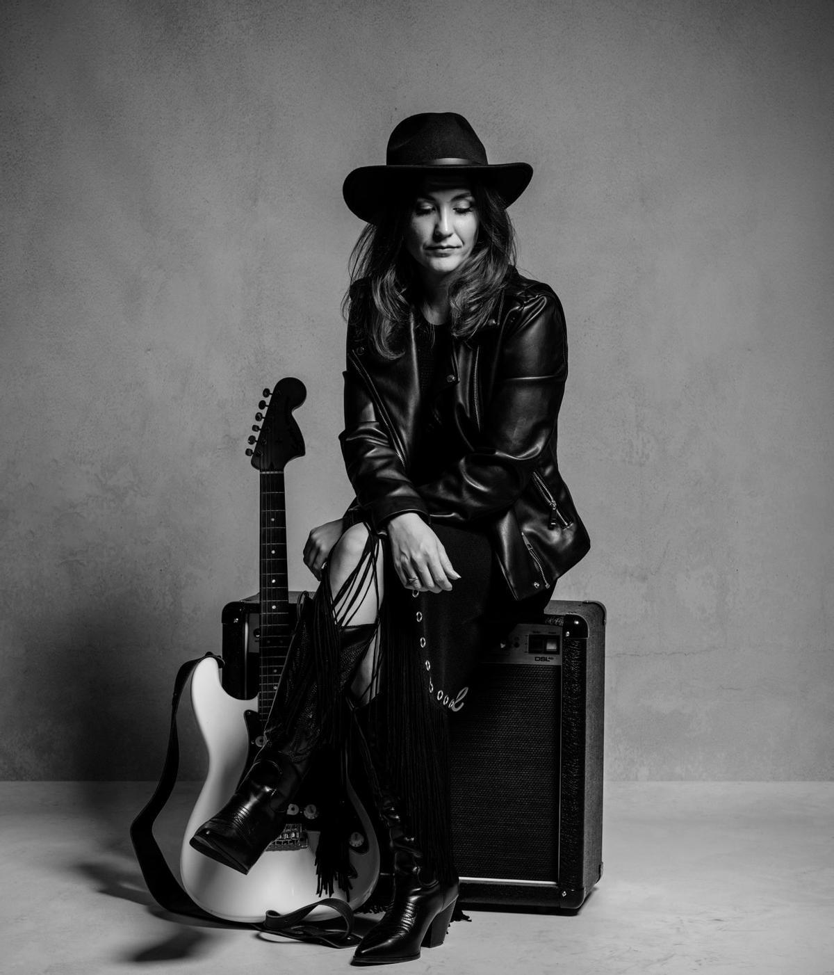 La cantante Lola Tovar