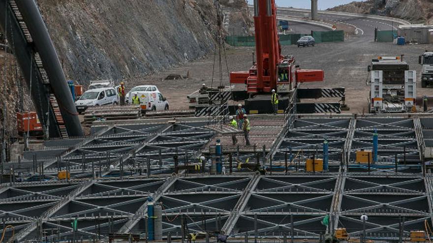 Imagen de archivo de las obras realizadas en viaducto en Adeje el Anillo Insular de Tenerife.