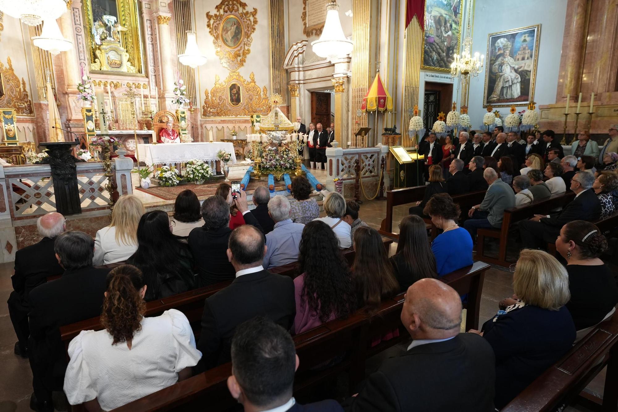 Galería de imágenes: La Virgen del Lledó sale de la basílica para ir a la ciudad