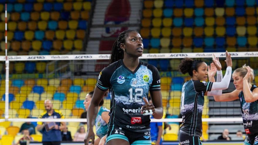 Jessica Akamere la nueva pareja de Laura Suárez en el centro de la red del Olímpico