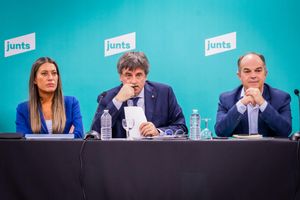 Junts decideix per unanimitat trencar amb el PSOE i la militància votarà dimecres i dijous Junts decideix per unanimitat trencar amb el PSOE i la militància votarà dimecres i dijous