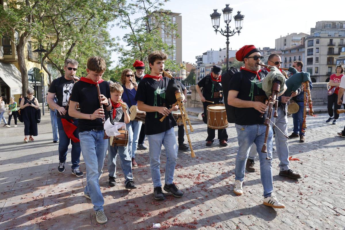 Fotos de les Festes de Primavera, amb espectacles de circ i la trobada de sacaires