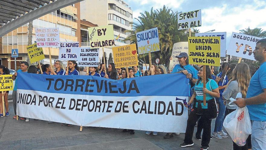 Imagen de archivo de la manifestación de padres de las Escuelas Deportivas Municipales.