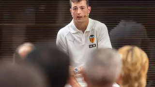 Todas las respuestas de Agirrezabala en su primer test con la prensa