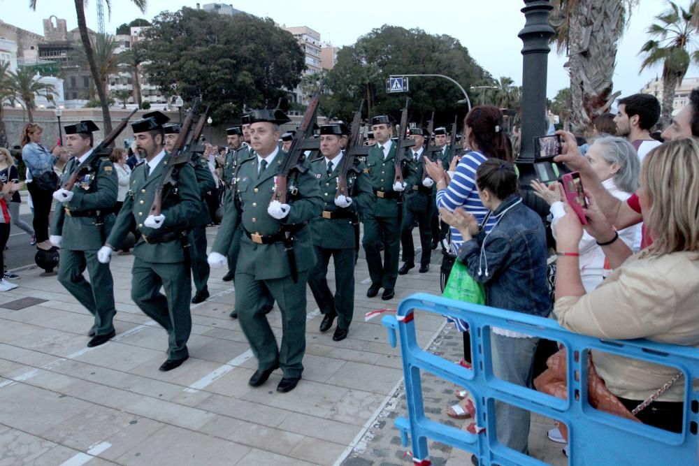 Acto solemne de arriado de bandera por el Día de las Fuerzas Armadas