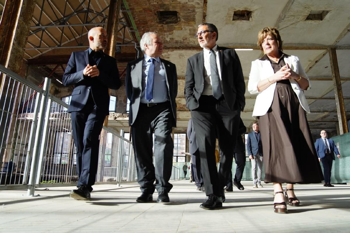 La Cambra de Manresa vesteix de gala la Fàbrica Nova en obres per celebrar els seus 120 anys La Cambra de Manresa vesteix de gala la Fàbrica Nova en obres per celebrar els seus 120 anys