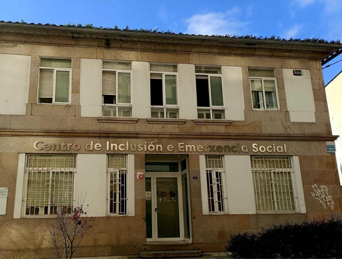 Fachada del albergue del Concello, en Marqués de Valterra.