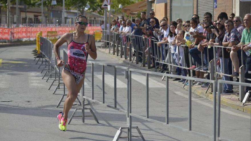 Llegada a la meta del Triatlón Villa de Fuente Álamo