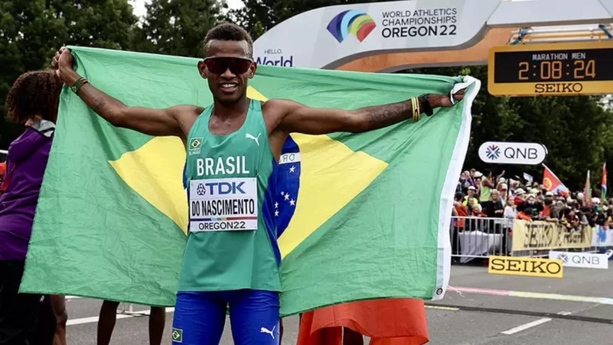 Nascimento, actual dueño de la plusmarca suramericana en maratón masculino, fue incluido la semana pasada en la lista de los atletas brasileños que disputarán los Juegos Olímpicos de este año, pero la suspensión provisional le impide acudir al evento