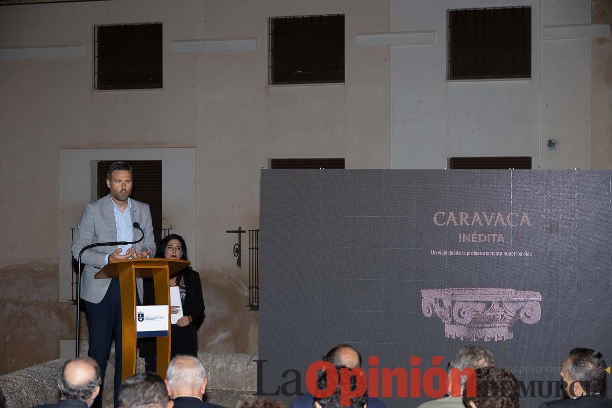 Así fue la presentación del libro ''Caravaca inédita. Un viaje desde la prehistoria hasta nuestros días'