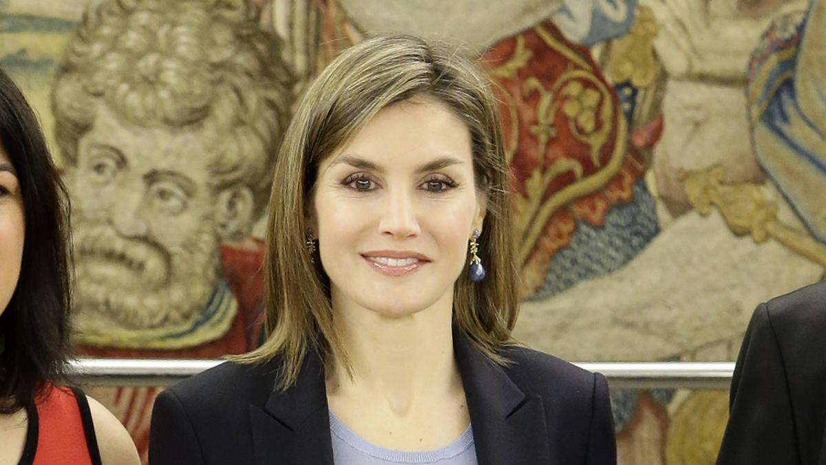 Doña Letizia pone el toque de diferenciación con sus pendientes