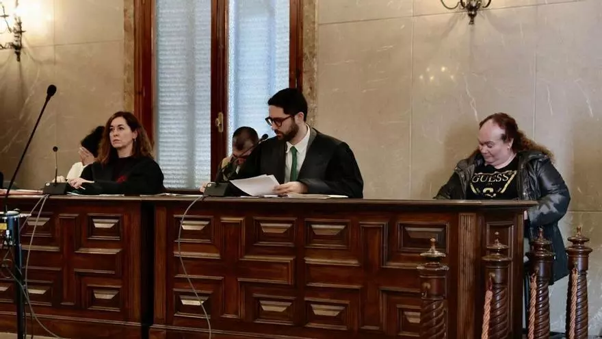 VÍDEO | Varios policías aseguran que la bebé arrojada a un contenedor en Porto Cristo "se movía un poquitín"