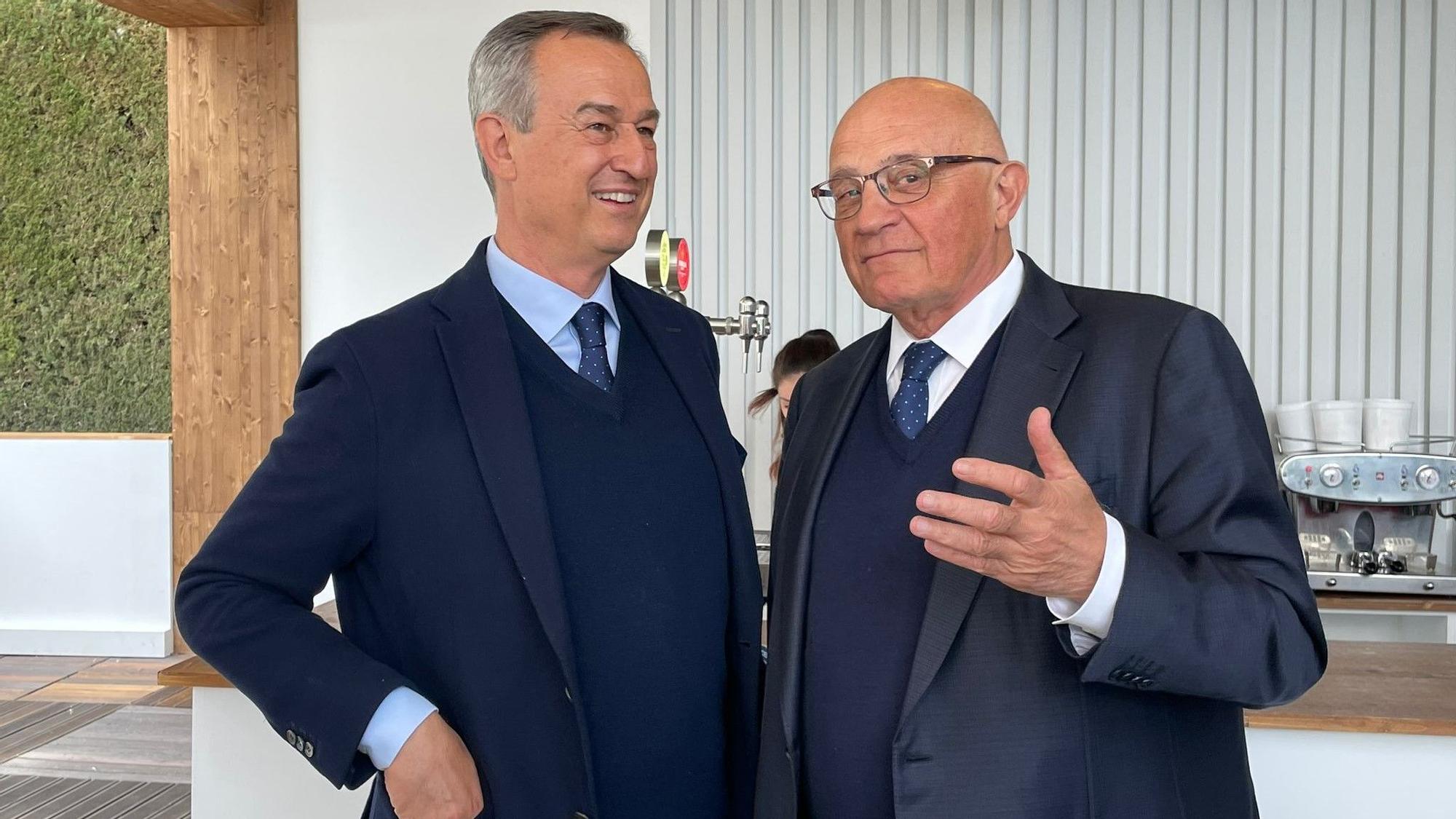El CEO del Banc de Sabadell, César González-Bueno, con su presidente, Josep Oliu