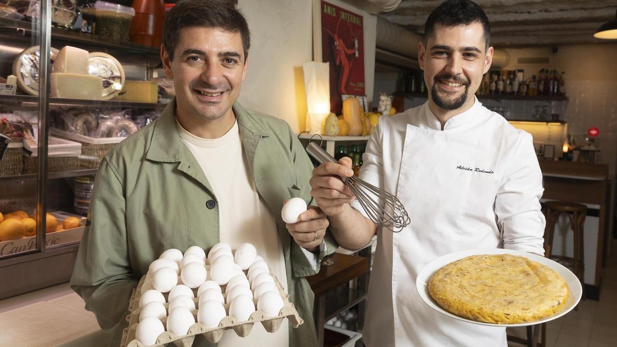 Eugeni de Diego y Adrián Redondo, en el Colmado Wimot.