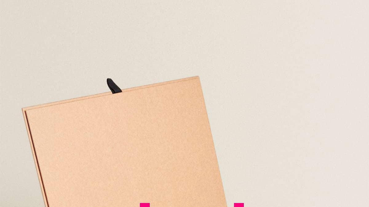 Kit de sobres y tarjetas personalizables de Zara Home