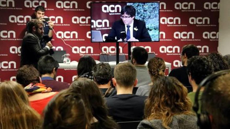 Puigdemont, durant la roda de premsa que va oferir a l&#039;Agència Catalana de Notícies.