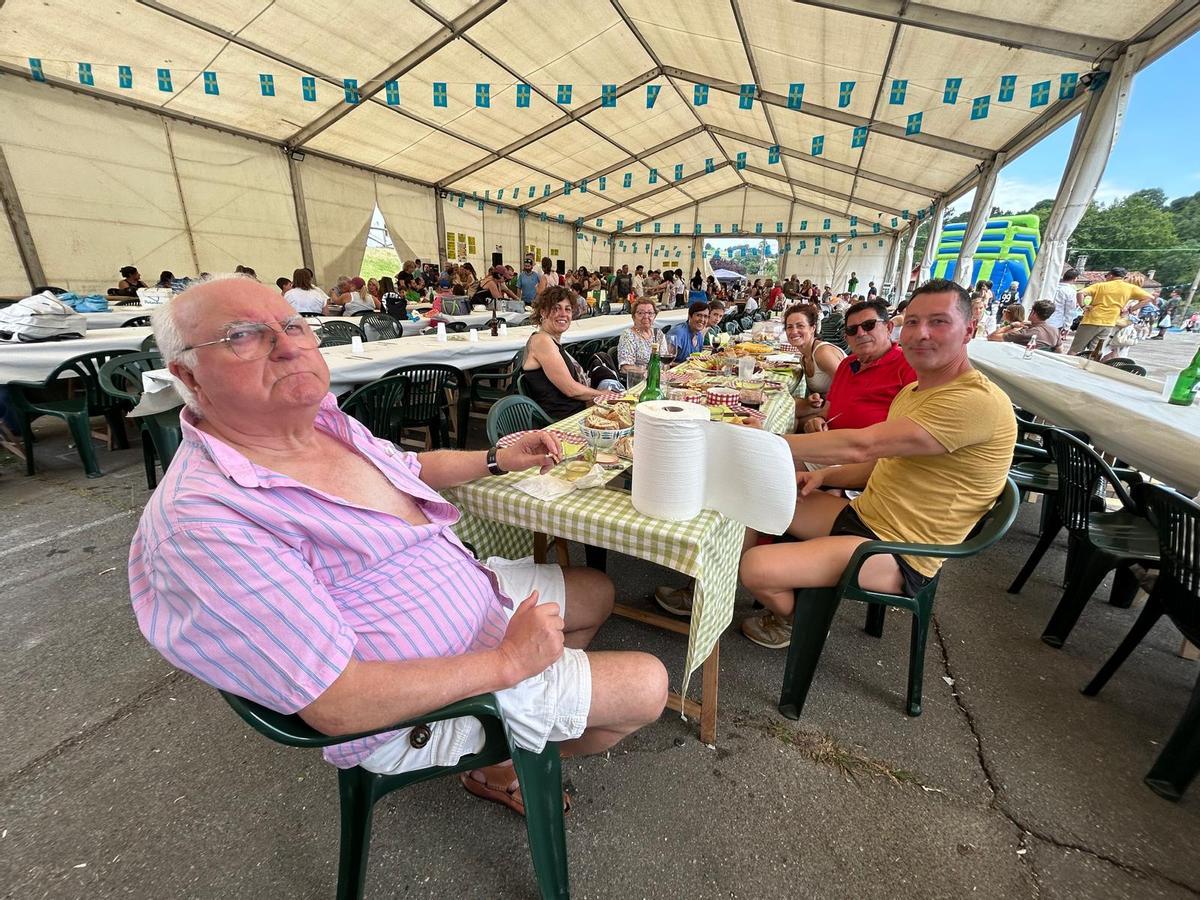 EN IMÁGENES: Parrilladas multitudinarias y chapuzones refrescantes en las fiestas de Pillarno