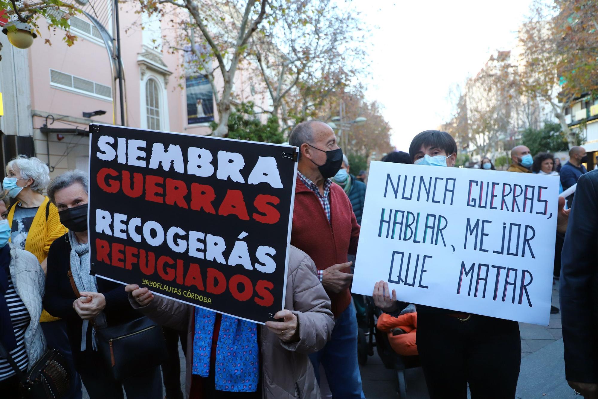 Concentración por Ucrania en el bulevar de Gran Capitán