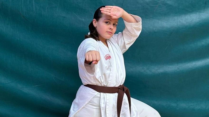 El &quot;curro&quot; de Sarah Fernández a sus 12 años para ser el cinturón negro más precoz del karate asturiano