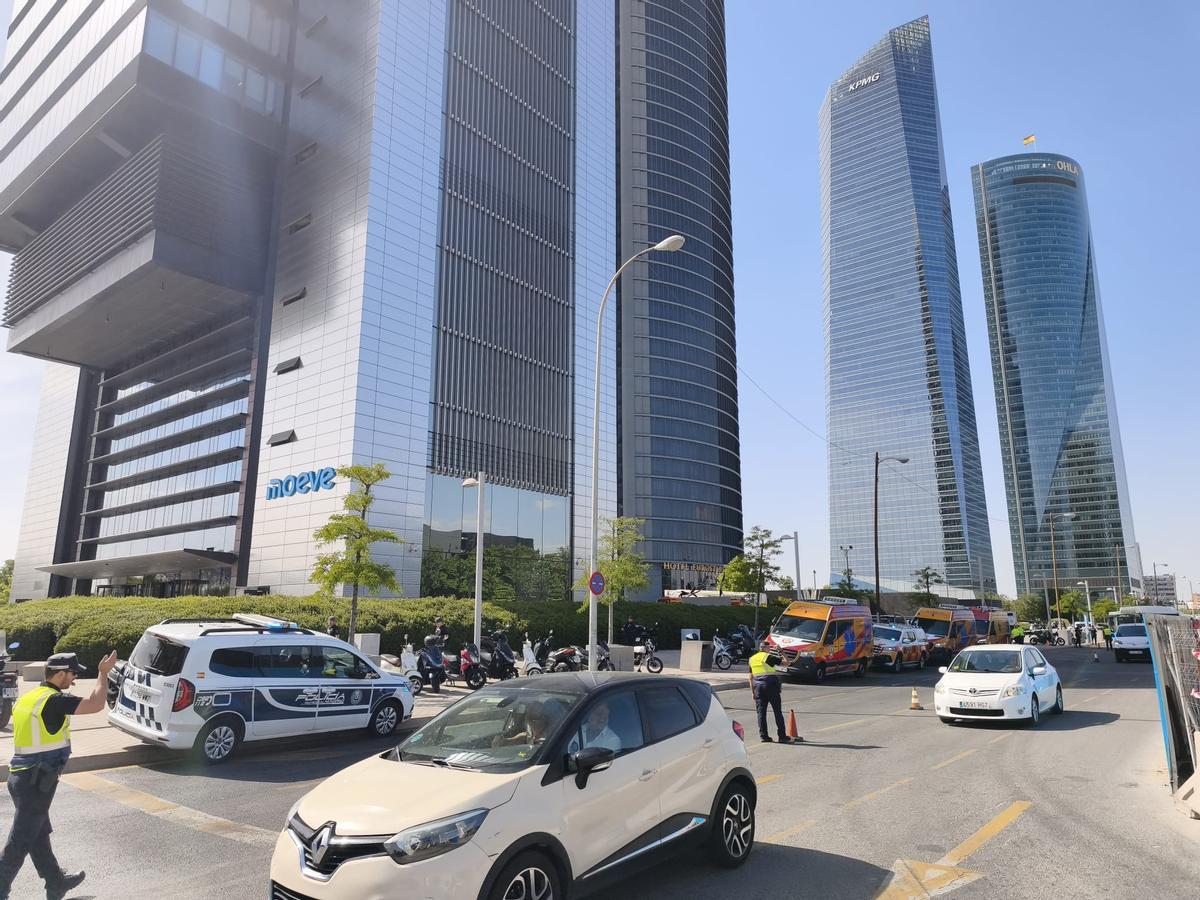 Así se encuentran las inmediaciones de la torre de Moeve
