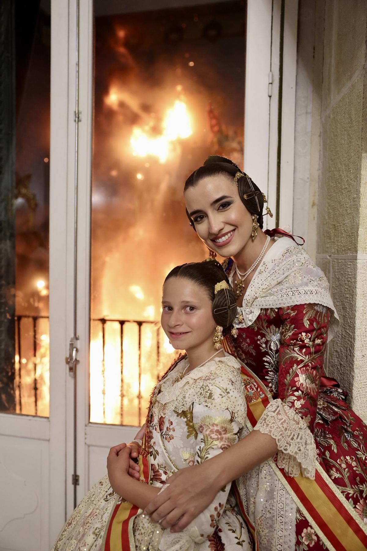 Carmen y Marta se despiden de Alicante con la ceremonia del fuego