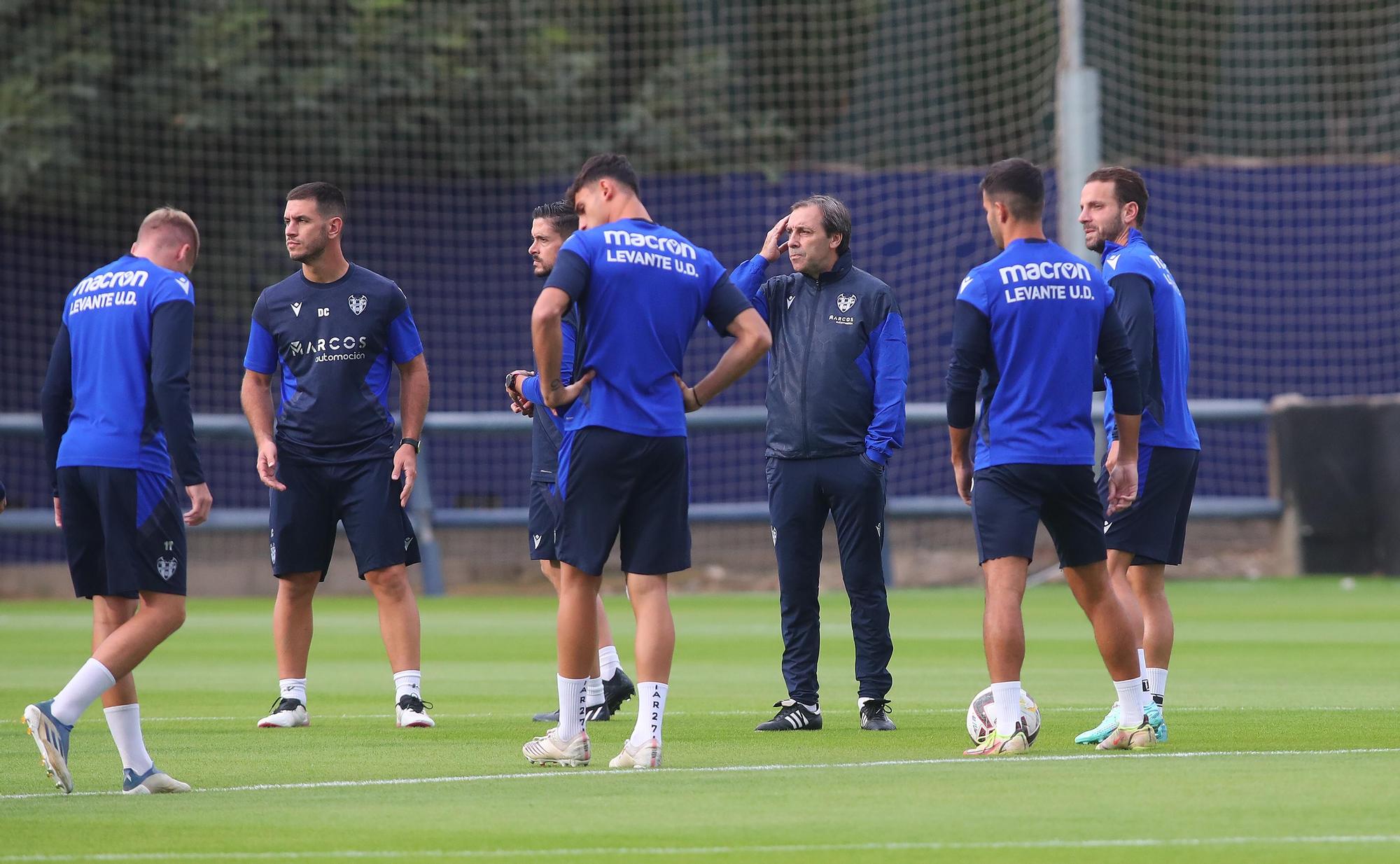 Primer entrenamiento de Felipe Miñambres con el Levante UD