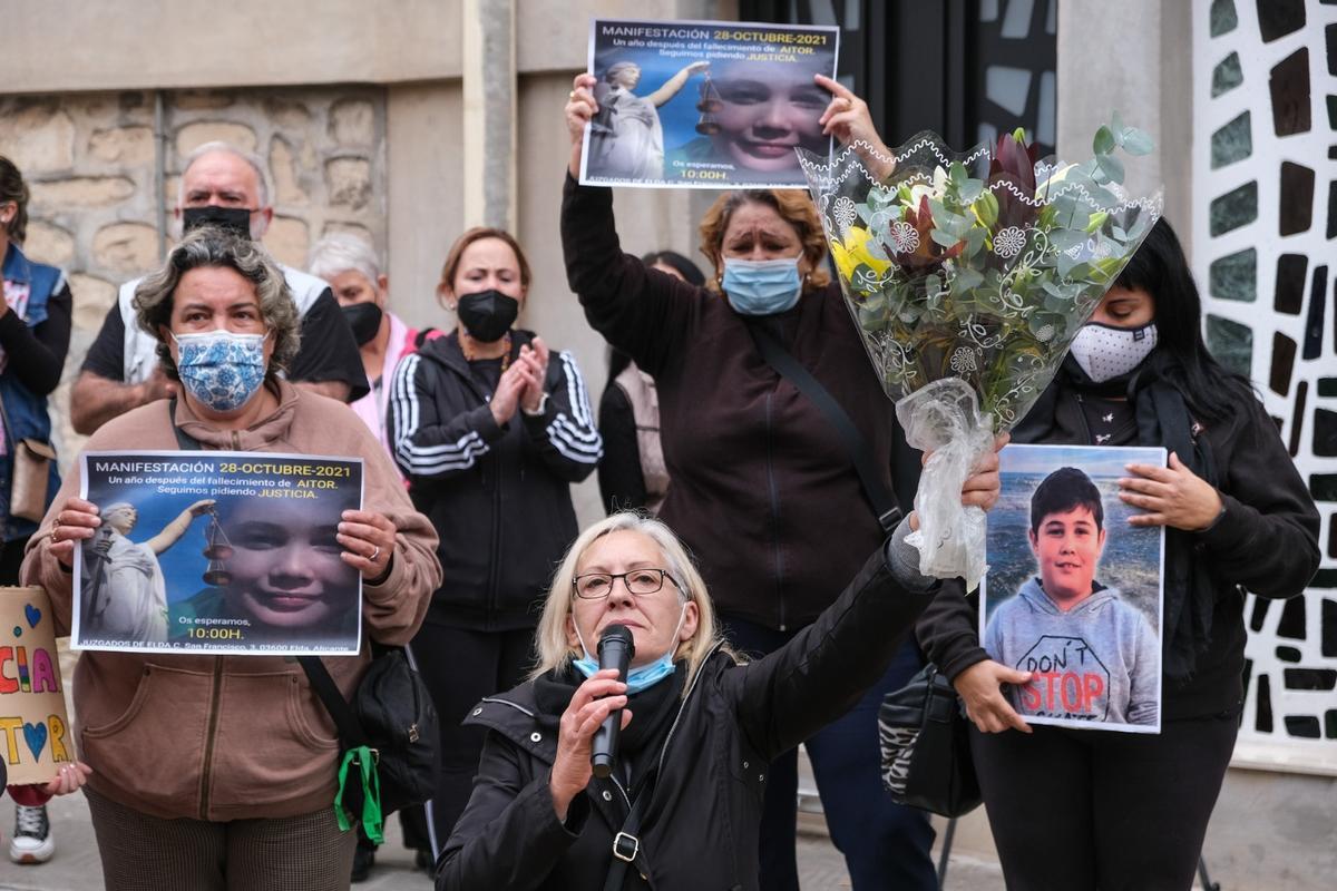 La abuela de Aitor en una de las protestas celebrada para reclamar justicia por la muerte de Aitor.