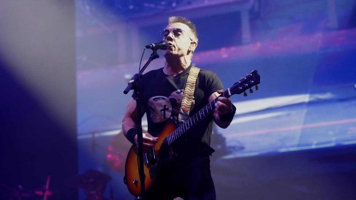 Mariano Gil durante su último concierto en la plaza del Pilar de Zaragoza.
