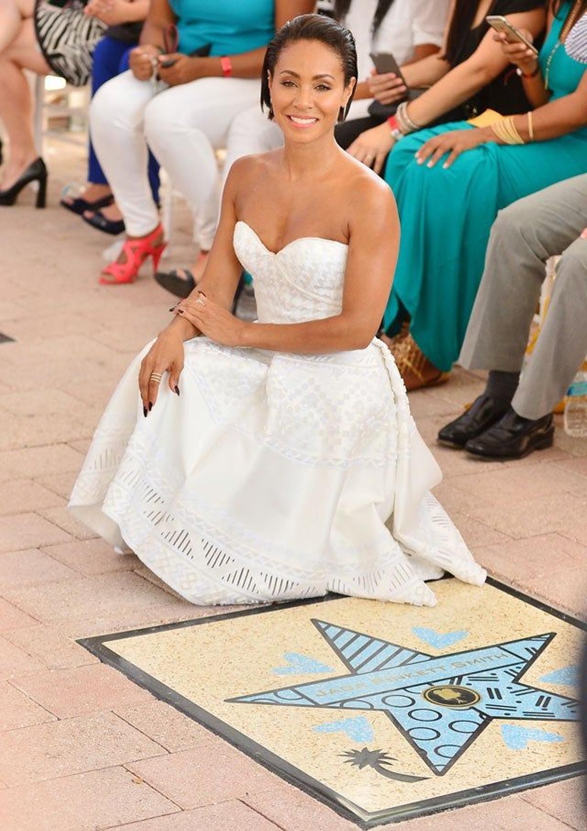 Jada Pinkett-Smith posa junto a la estrella del Paseo de la Fama de Miami de la película 'Magic Mike XXL'