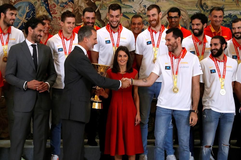 Los Reyes reciben a los campeones del mundo.