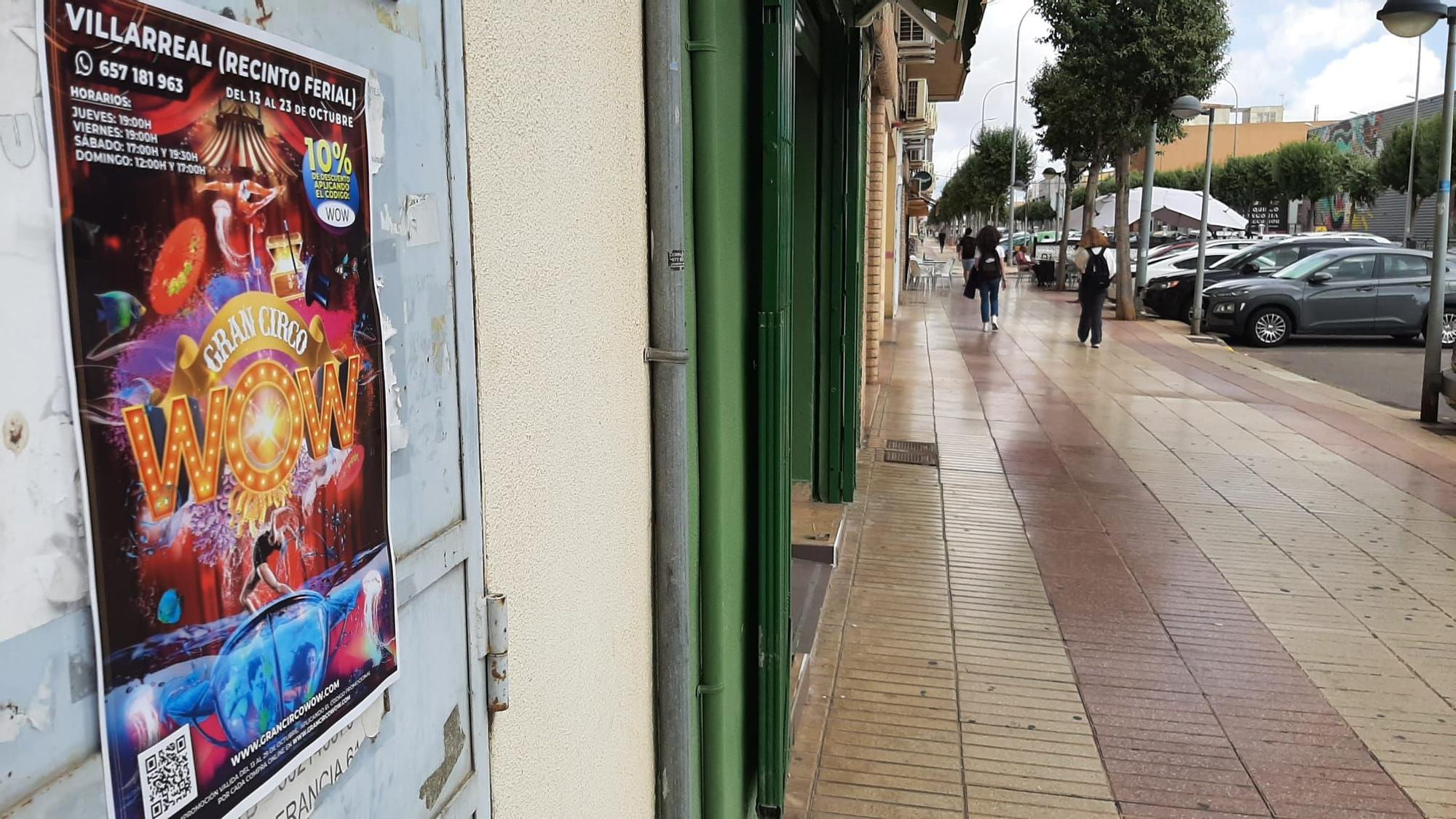 Empapelan Vila-real con los carteles de un circo