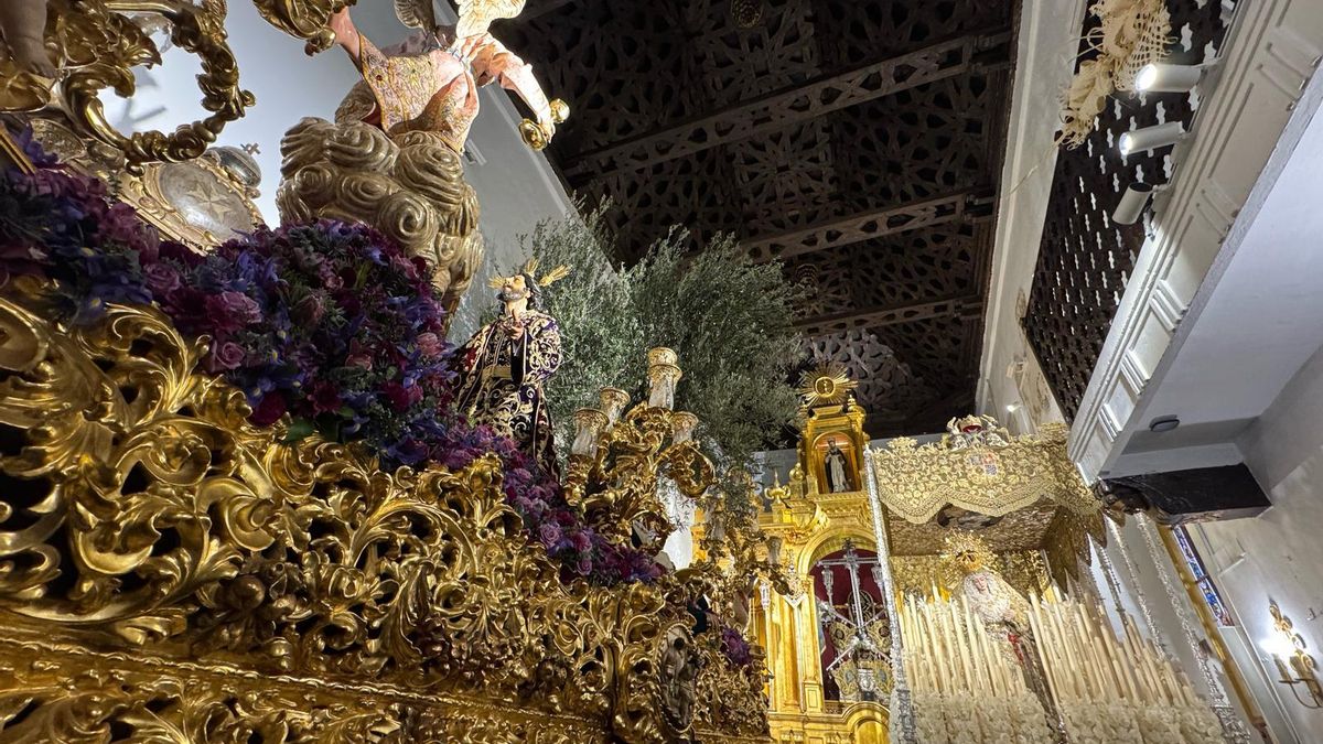 Todo preparado en la calle Feria para la salida de Monte-Sion.